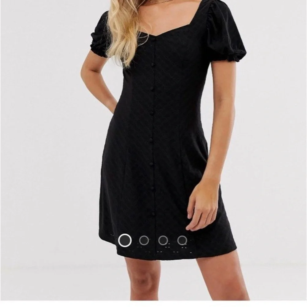 New Look black stretchy dress with button front; can be worn off shoulder - Picture 3 of 3